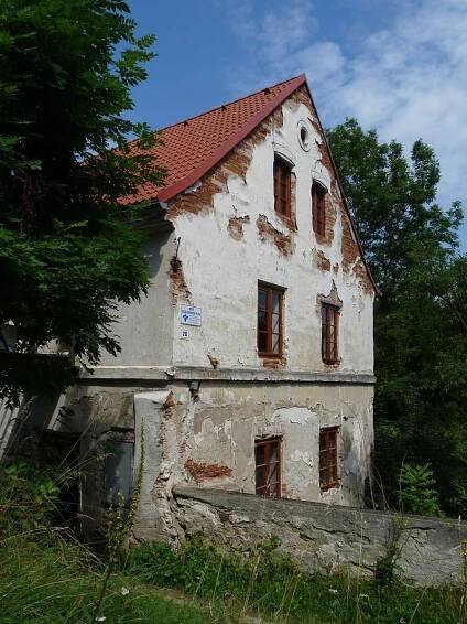 Čeština: Rosenauerův mlýn ve Velkých Hydčicích nedaleko Horažďovic, okres Klatovy. English: Rosenauerův mlýn (Rosenauer mill) in Velké Hydčice near Horažďovice, Klatovy District, Czech Republic.