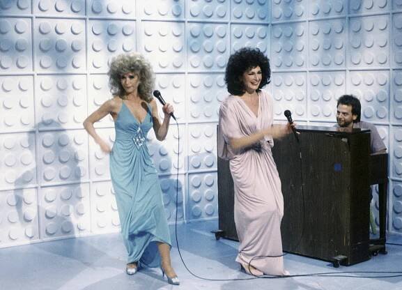 Nora Dunn and Jan Hooks