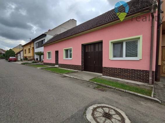 Prodej rodinného domu 4+1, obec Dolní Němčí, okres Uherské Hradiště