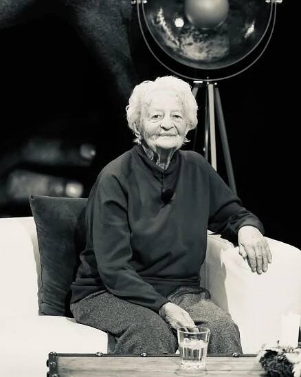 Tohle bude strašně těžký. Agáta Hanychová truchlí nad odchodem milované babičky (98), utěšuje ji i Dagmar Havlová