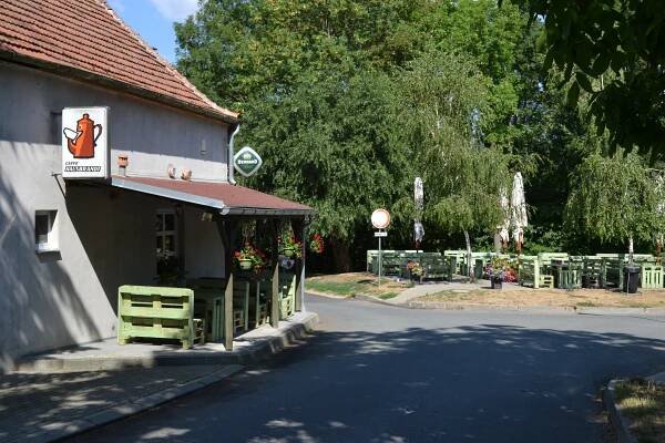 Soubor:Rebešovice - Kafe A sakra, obr01.jpg