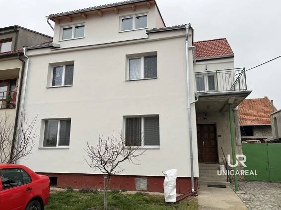 PRONAJATO pronájem bytu 1+1, 32 m2 - Rajhradice u Brna - Realitní kancelář Brno - UNICAREAL s.r.o.