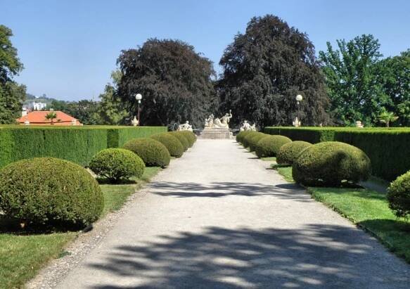 Zámek a zámecký park - Pavla Benettová