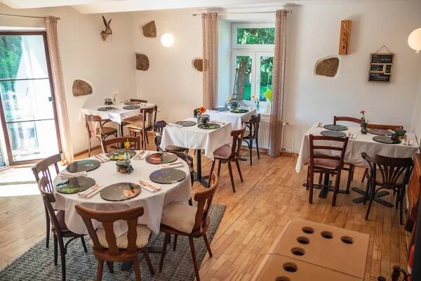 Gastro výlet za francouzským mistrem na Vysočinu. Tatarák v Bistrot de papa | Forbes