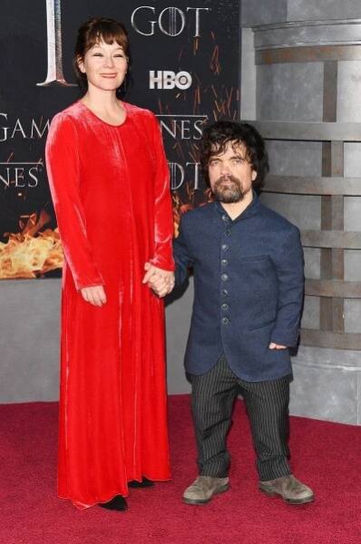 Hvězdy na premiéře poslední řady Hry o trůny: Partnerky vyvedli nejmenší (132 cm) i největší herec (210 cm)