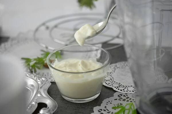 Domácí majonéza recept: skvělá do salátů – Pestrý Jídelníček