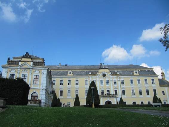 Lysá nad Labem - zámek - Zámek