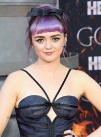 Maisie Williams Two-Toned Hairstyles