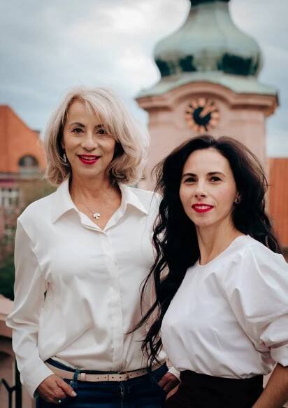 foto autorky 2 knihy Alica Anna Szabó a Petra Kubalová; autor fotografie Terezie Maršálková