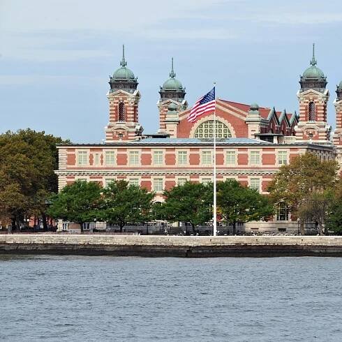 New York City: Statue of Liberty & Ellis Island Guided Tour | GetYourGuide