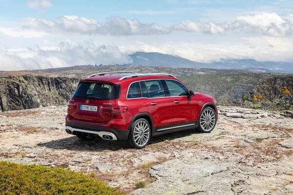 Mercedes-Benz GLB: Podrobné specifikace vozidel & Interaktivní nástroj pro srovnání