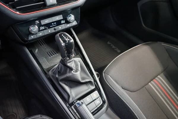 Škoda Scala (2024) MONTE CARLO DSG*PANO*ZÁRUKA - náhled 17