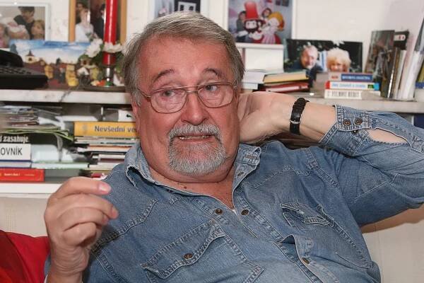 Moderátor Eduard Hrubeš zemřel ve věku 84 let. 