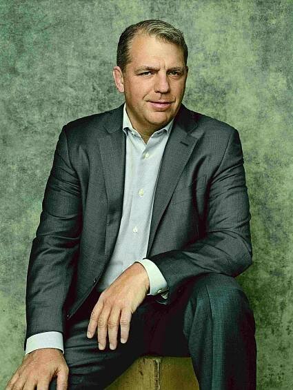 Poisťovne, Hollywood a Chelsea. Americký miliardár spojil nudu, celebrity a šport - Forbes