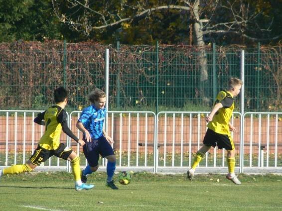 Paráda na konec podzimu na Nových Sadech! Obrat, gól v závěru a tři červené