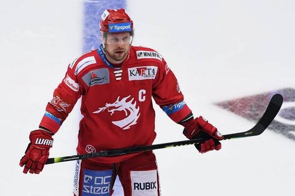 Bekhendy, žabičky, lahůdkové akce. Hokej je pro Vránu únikem a terapií, míní Vůjtek