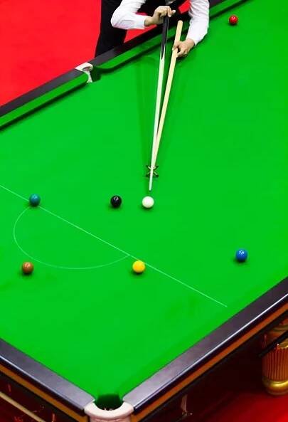 Míč a hráč snookeru — Stock obrázek