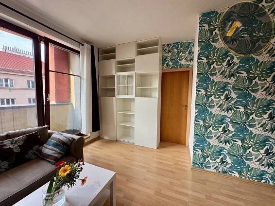 Prodej bytu 2+kk/L (upravený z 1+kk), 48,5 m2, Praha 5 Košíře, ulice Pod Klamovkou | Reality.iDNES.cz 