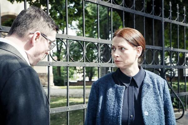 FOTO: Gabriela Míčová jako Běta Vichrová a Jiří Vyorálek jako Tomáš Vichr. – stránka 4