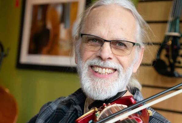 David Bruce Johnson’s Violectra Is Meant to Feel and Sound Like an Acoustic, Even If it Doesn’t Look Like One