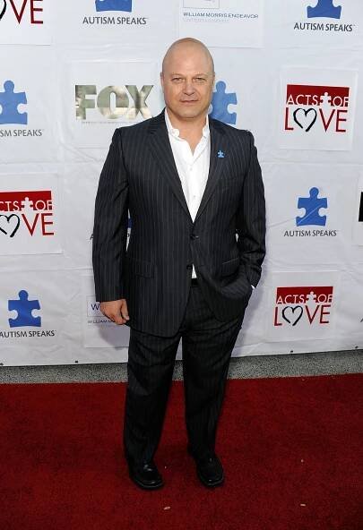 Prominent Actor Michael Chiklis At Microsoft Store Event Wallpaper
