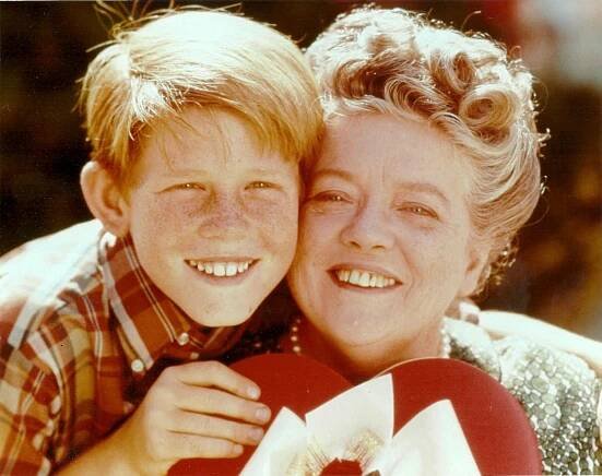 Ron Howard and Frances Bavier in The Andy Griffith Show