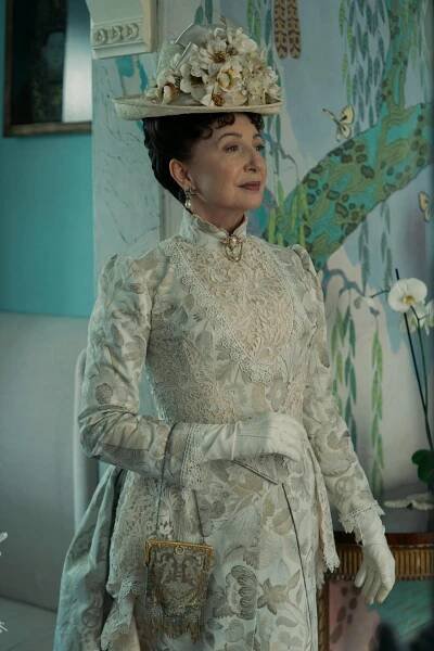 Dressing the Divide: Inside HBO’s 'The Gilded Age' and Its Battle of Status and Style - SIA NEWS