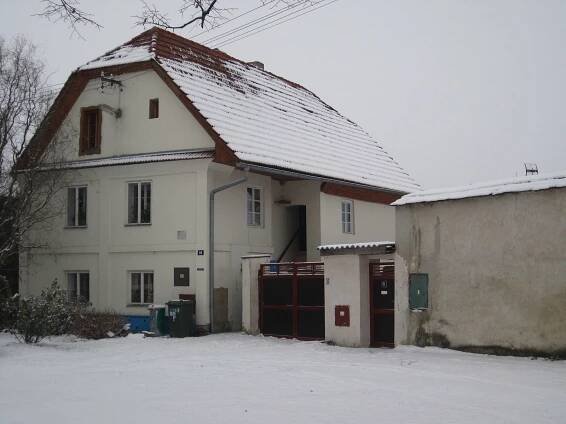 Soubor:Mnetěš - usedlost čp. 86 (4).JPG