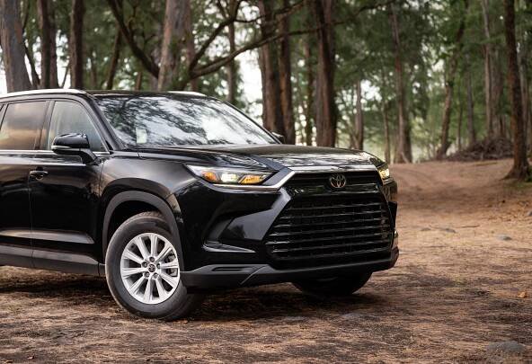 2024 Grand Highlander front end camping outdoors winnipeg