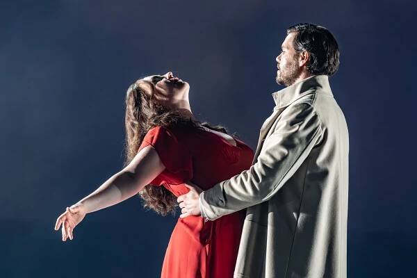 Grange Park Opera: Káťa Kabanová na šikmé ploše