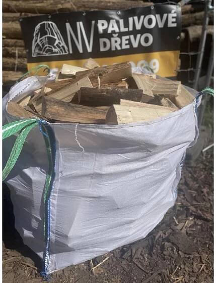 Štípané dřevo - TVRDÉ - NV palivové dřevo