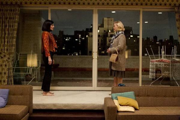 Šílenci z Manhattanu - Temné stíny - Z filmu - Jessica Paré, January Jones