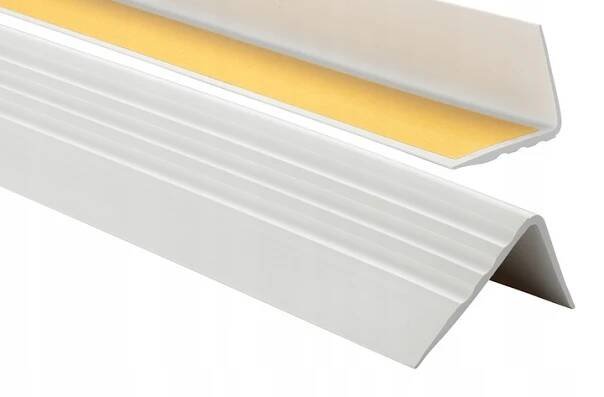 PVC SCHODIŠŤOVÁ LIŠTA 50x40 mm 1,50 m J.ŠEDÝ Schodový profil Protiskluzový