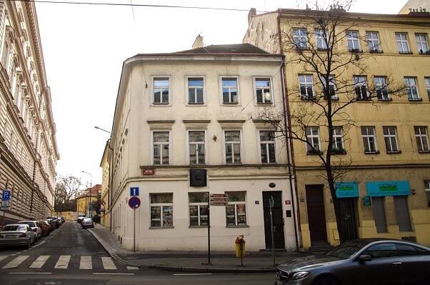 Do Ječné ulice se Němcová přestěhovala v roce 1853.