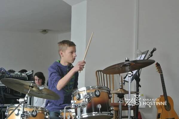Koncert ZUŠ Hostinné pro ZŠ Hostinné - Základní škola Karla Klíče Hostinné