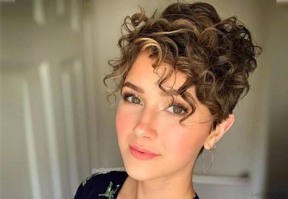 35+ Cutest Curly Pixie Cut Ideas & How to Choose A Flattering One