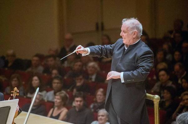 Barenboim řídí Staatskapelle Berlín (2020)