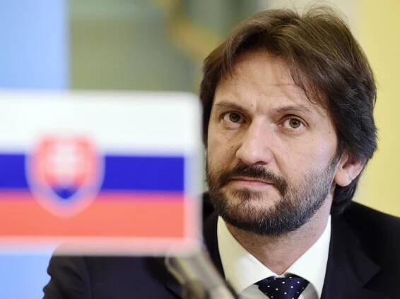 Ministr vnitra Robert Kaliňák odstoupil