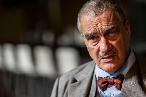 Schwarzenberg: Hysterie komunistů a proruských iniciativ je kocourkovina