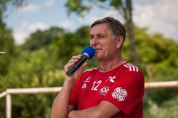 Oslavě 450. výročí povýšení Maršovic na městys kralovali pan Rosťa Hašek a gospodin Oleg Sokolov… – AMFORA