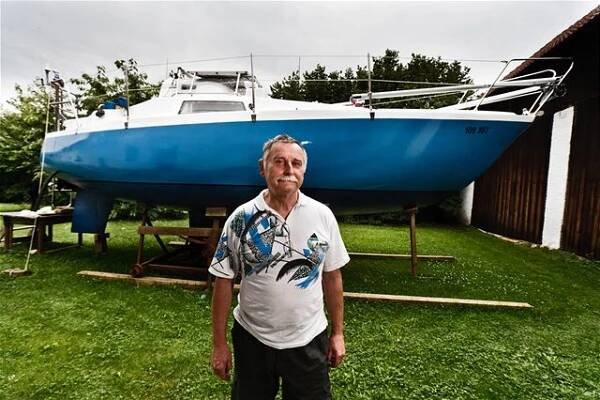 Chtěl obeplout svět za 312 dní. Zradilo ho počasí