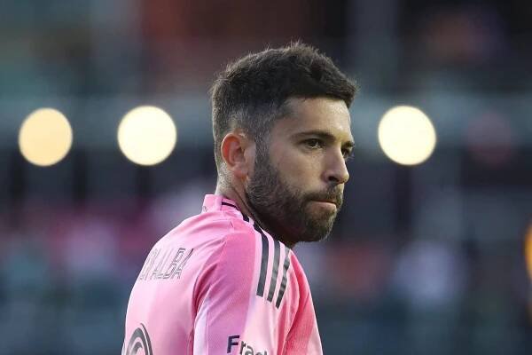 Jordi Alba signs Inter Miami contract extension through 2027 season