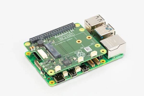Raspberry Pi 5 je tu a vypadá hodně dobře. Konečně seriózní rychlý procesor a opravdové SSD