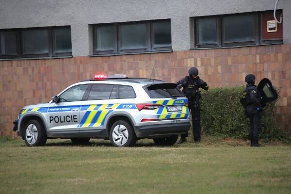 Cvičení na univerzitě v Plzni. Policie vyzkoušela zásah proti aktivnímu střelci