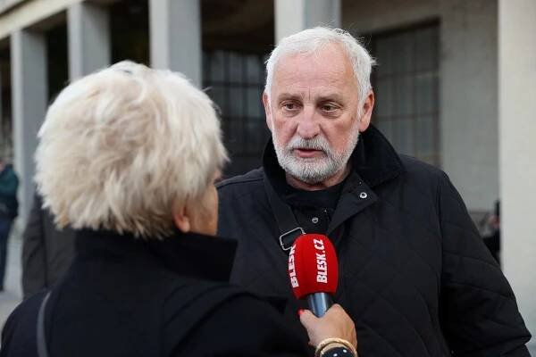 Pohřeb Jiřího Hromady (†66): Drsná slova nad rakví! Stropnický s Krejčíkem překvapili