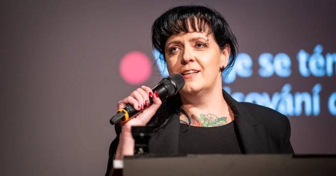Politička Petra Prokšanová na tiskové konferenci k...