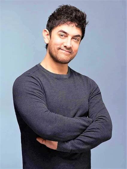 Aamir Khan interacts with the students of Bennett University during convocation