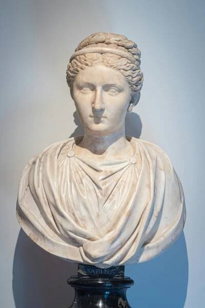 Cicero, Augustus and the others: the Vasari Corridor at the Uffizi welcomes historical figures