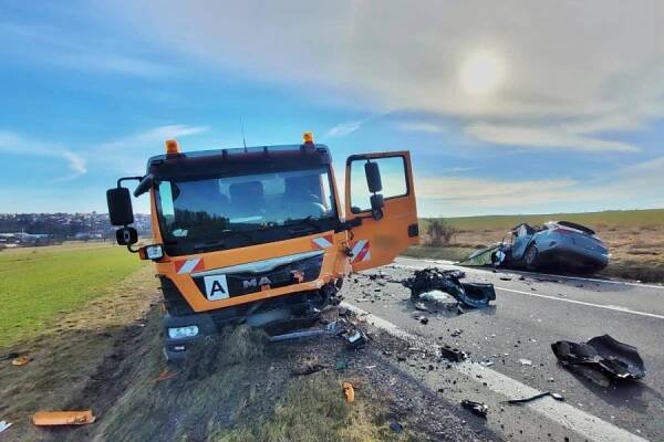 Tragická nehoda v Horním Benešově: Řidič zemřel po čelní srážce - Moravskoslezský kraj