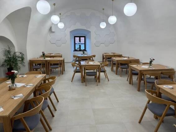 Restaurace a zahrádka na Tvrzi